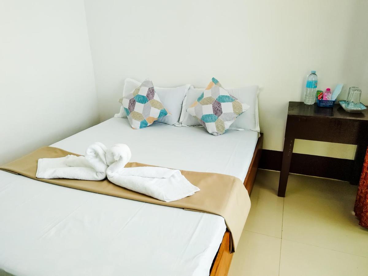 Joyful Guest House Ель-Нідо Екстер'єр фото