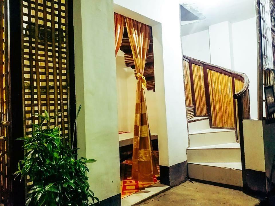 Joyful Guest House Ель-Нідо Екстер'єр фото